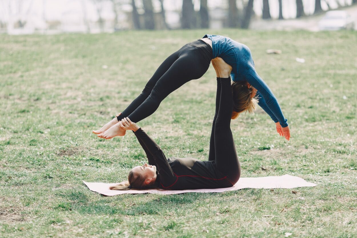 Photo by Gustavo Fring: Acro Yoga